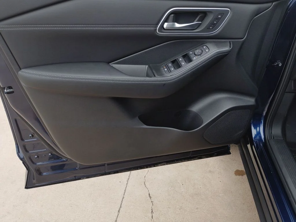New 2026 Deep Ocean Blue Pearl Nissan Platinum image 15
