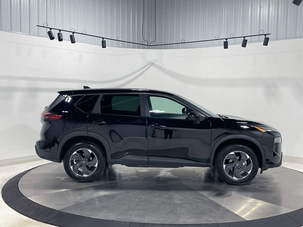 Used 2026  Nissan SV image 10