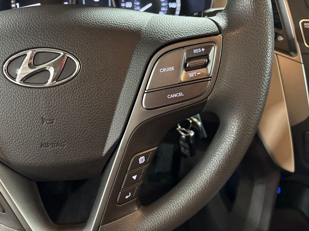 Used 2018 Red Hyundai 2.4 Base image 15