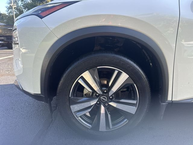 Used 2023 White Nissan SL image 21