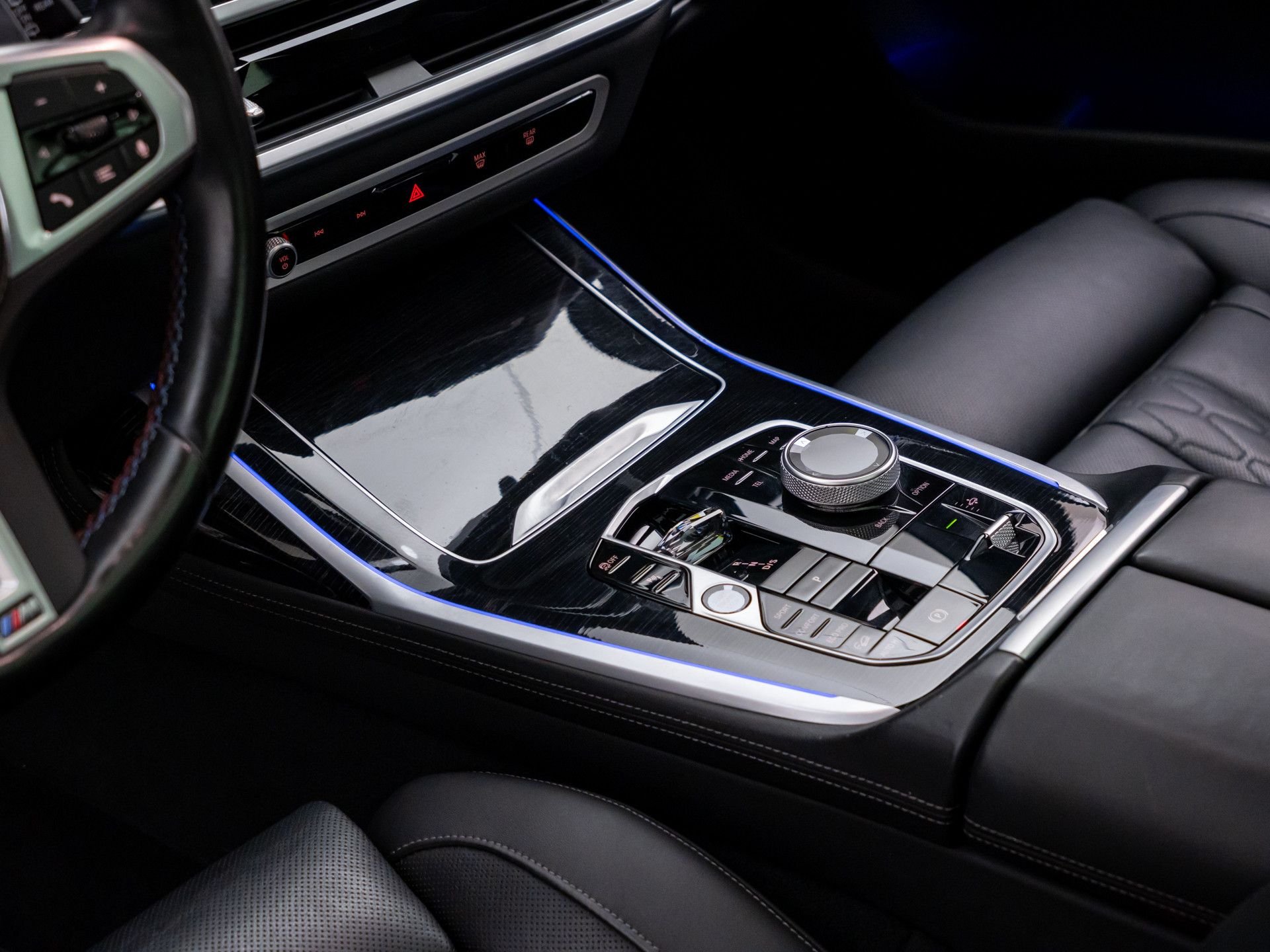 Used 2024 Black BMW M60i image 12