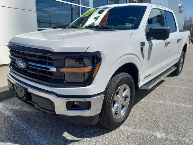 Used 2024 Oxford White Ford XLT image 5