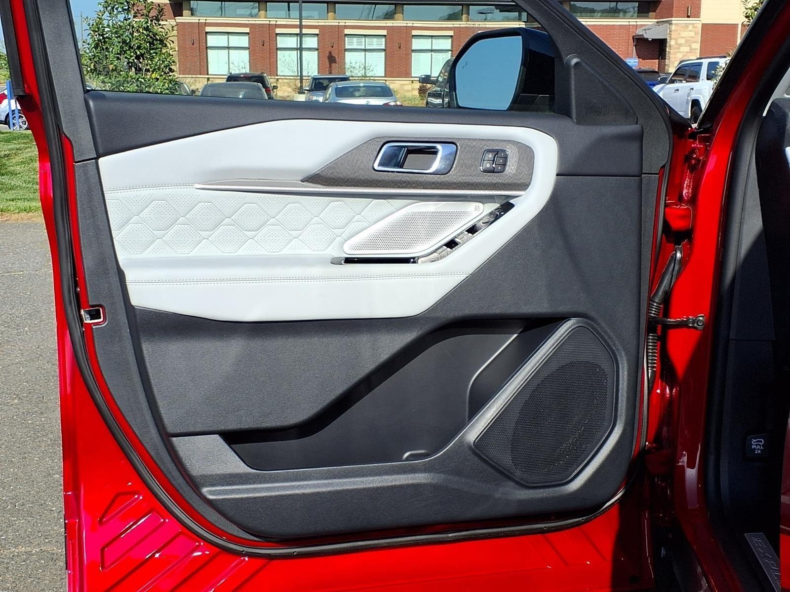 Used 2026 Rapid Red Metallic Tinted Clearcoat Ford Platinum image 29