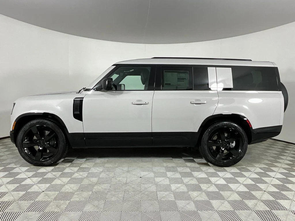 New 2026 Borasco Grey Land Rover X-Dynamic SE image 6
