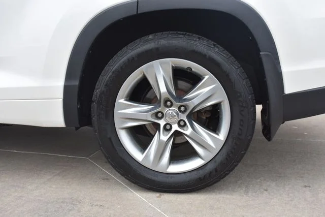 Used 2015 White Toyota Limited image 8