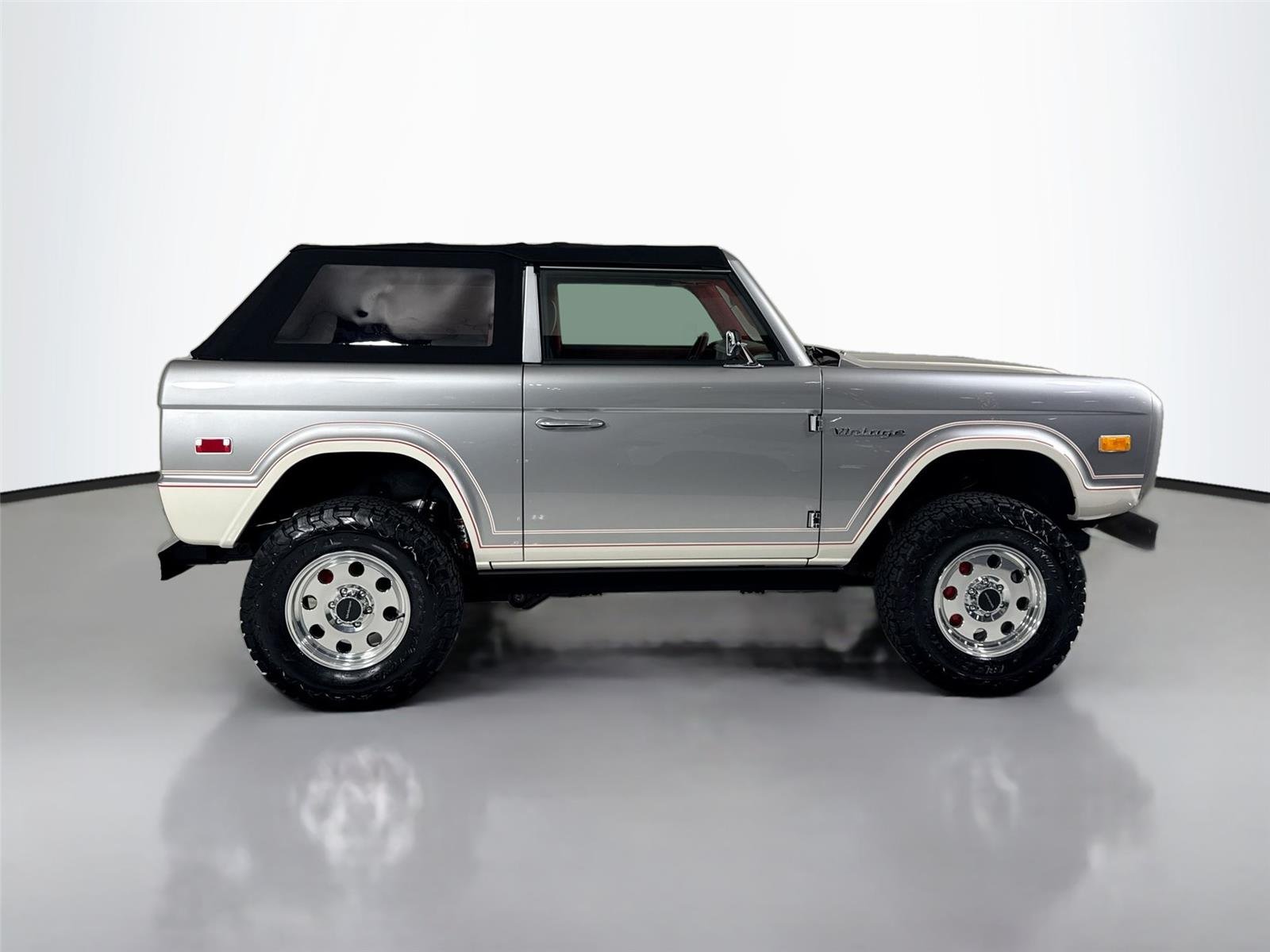 Used 2025 GT Silver Vintage Modern Twin-Turbo w/ Full Bespoke Interior image 55