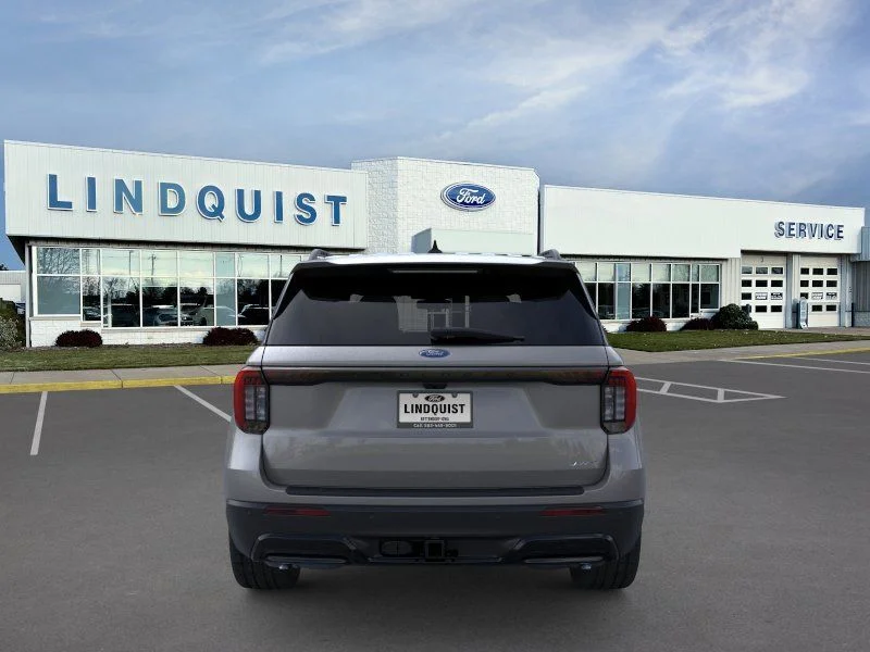 New 2026 Carbonized Gray Metallic Ford ST-Line image 5
