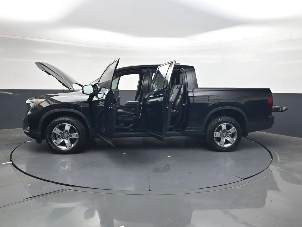 Certified Used 2024 Crystal Black Pearl Honda RTL image 88