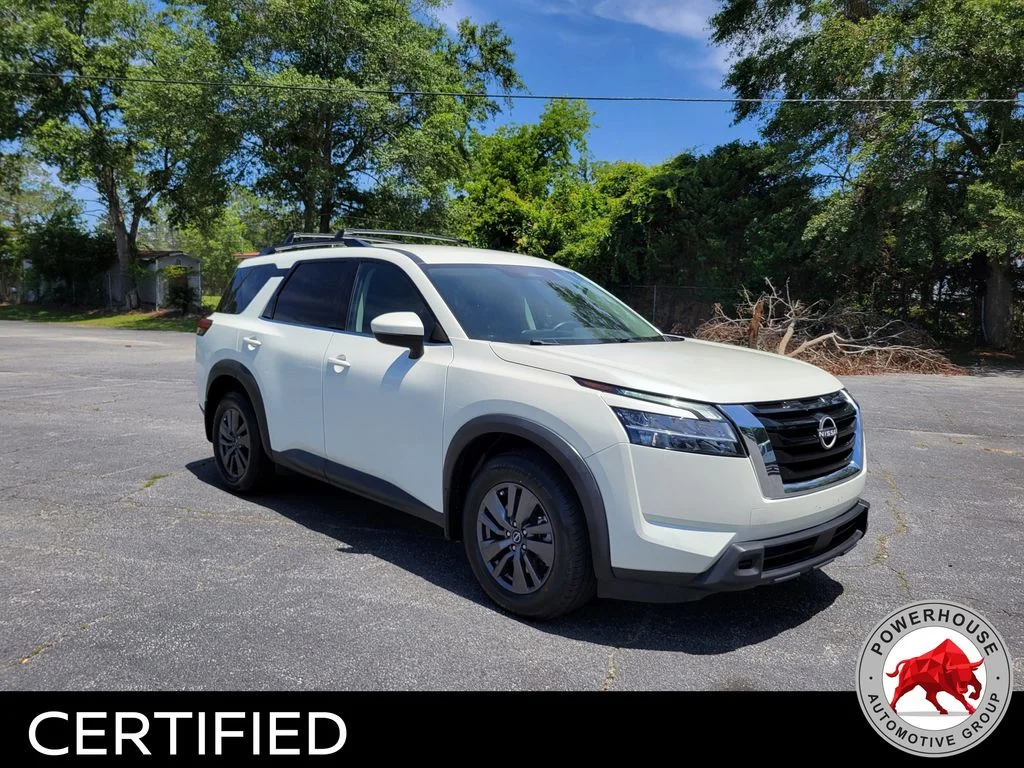Used 2022 White Nissan SV image 8