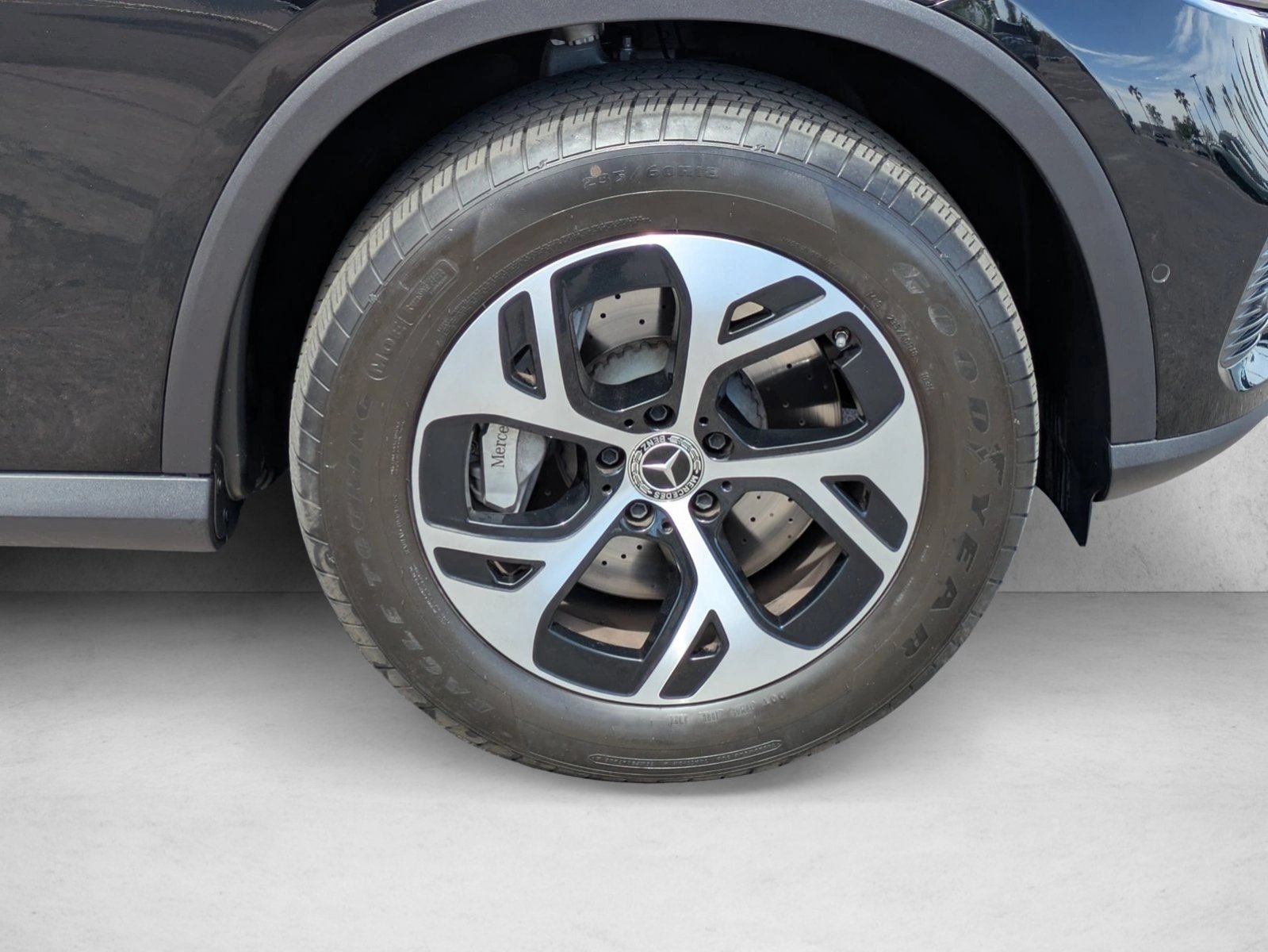 Used 2025 Black Mercedes-Benz GLC 350e image 23