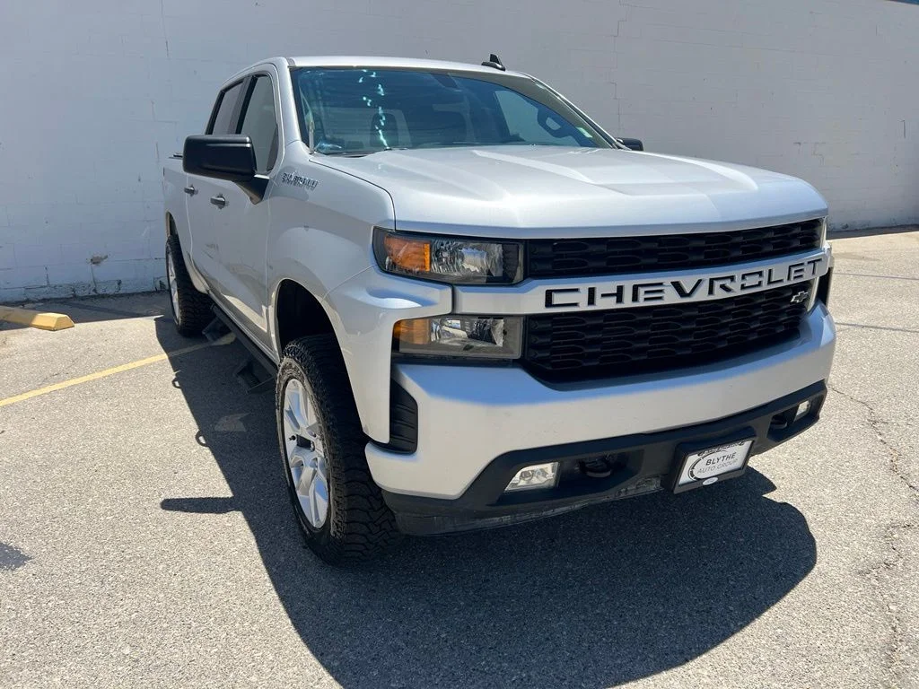 Used 2022 Silver Chevrolet Custom image 8