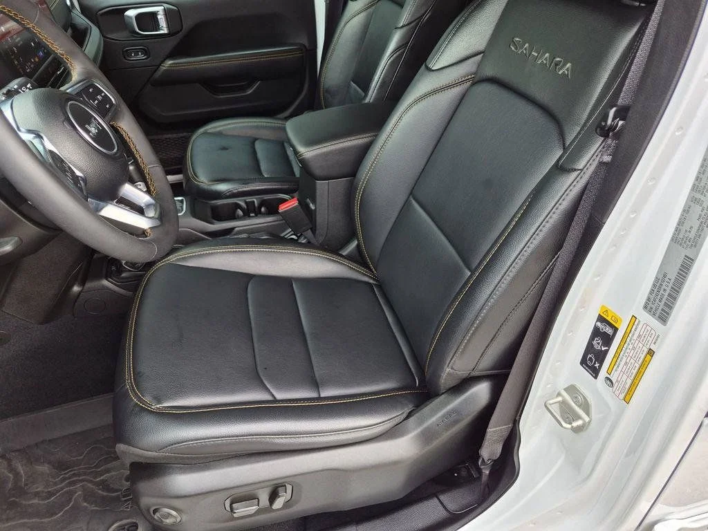 Used 2024 White Jeep Sahara image 24