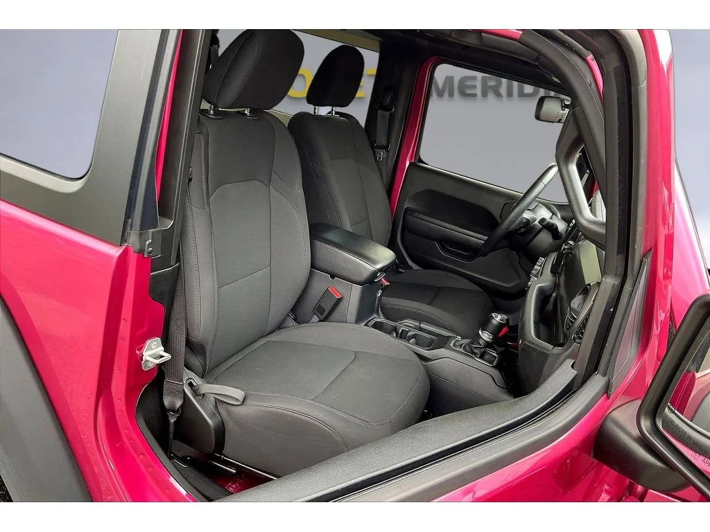 Used 2022 Pink Jeep Sport S image 6