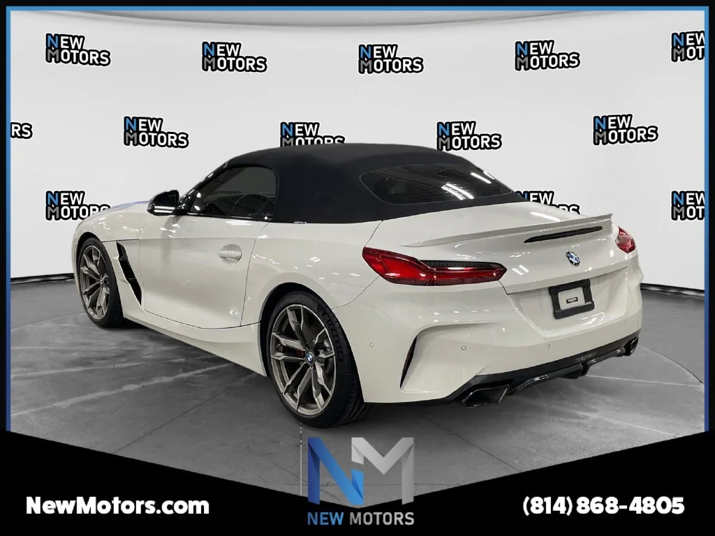 Used 2022 Alpine White BMW sDrive M40i image 3