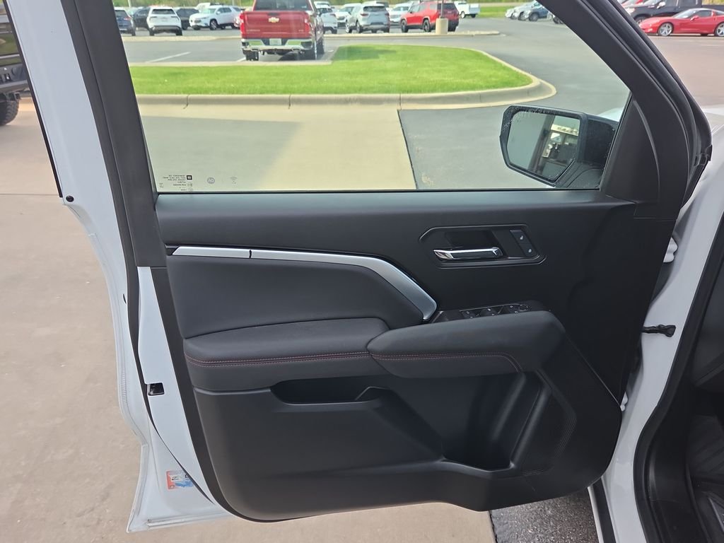 Used 2024 White Chevrolet Z71 image 27