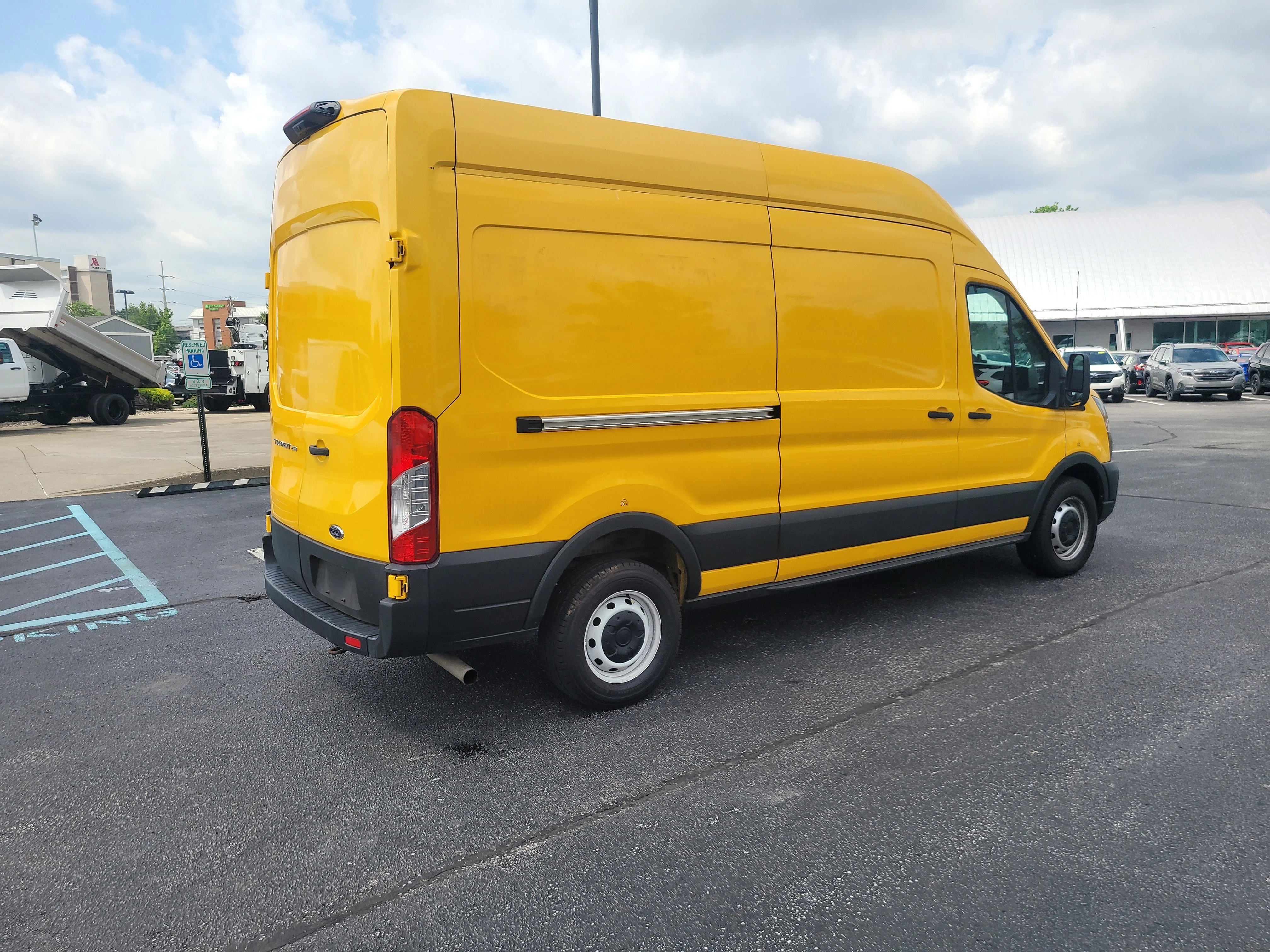 Used 2021 School Bus Yellow Ford  image 3