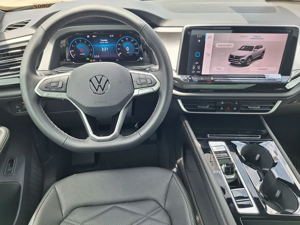 New 2026 Black Volkswagen 2.0T SE w/Technology image 22