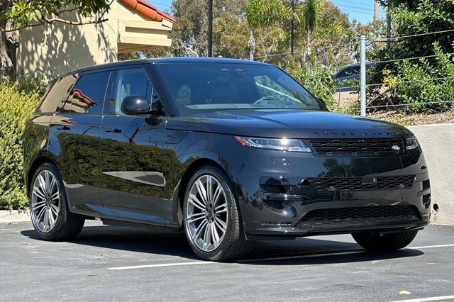 New 2026 Black Land Rover Dynamic SE image 7