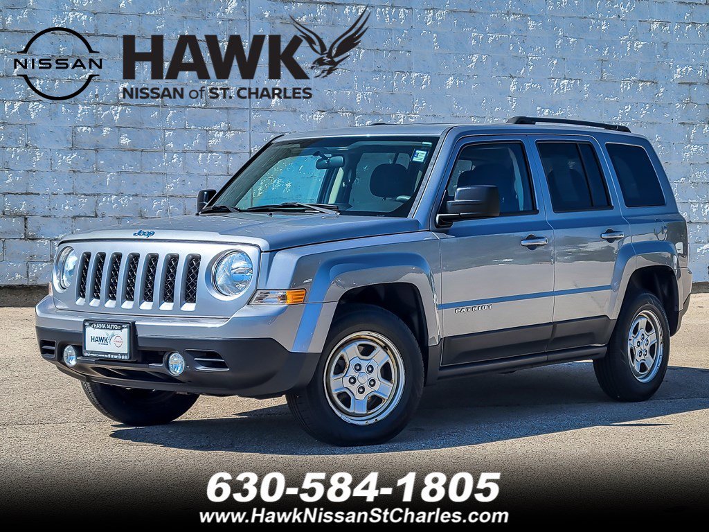 Used 2015 Billet Silver Metallic Clearcoat Jeep Sport image 1