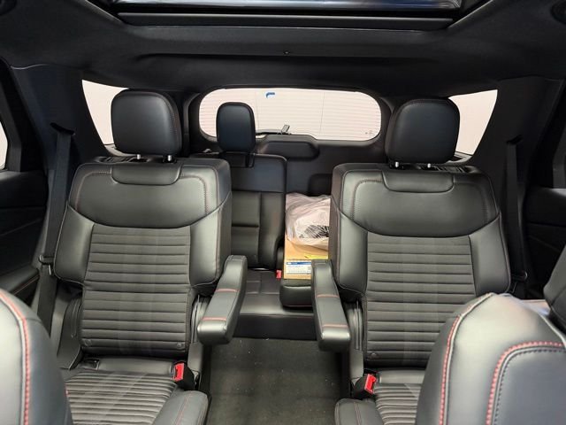 New 2026 Carbonized Gray Metallic Ford ST-Line image 21