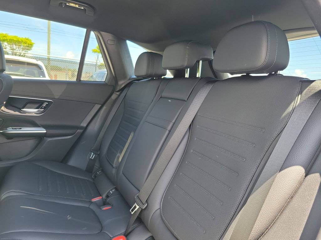 New 2026 MANUFAKTUR Alpine Grey Mercedes-Benz GLC 300 image 9