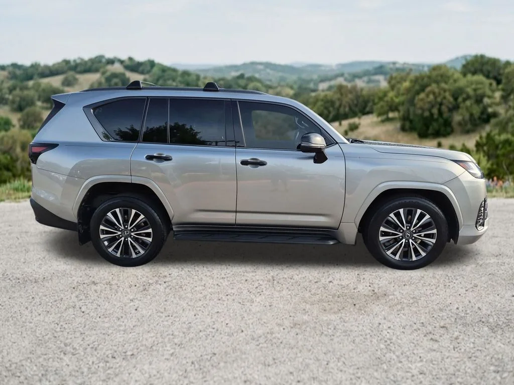 Used 2022 Silver Lexus 600 Premium image 13