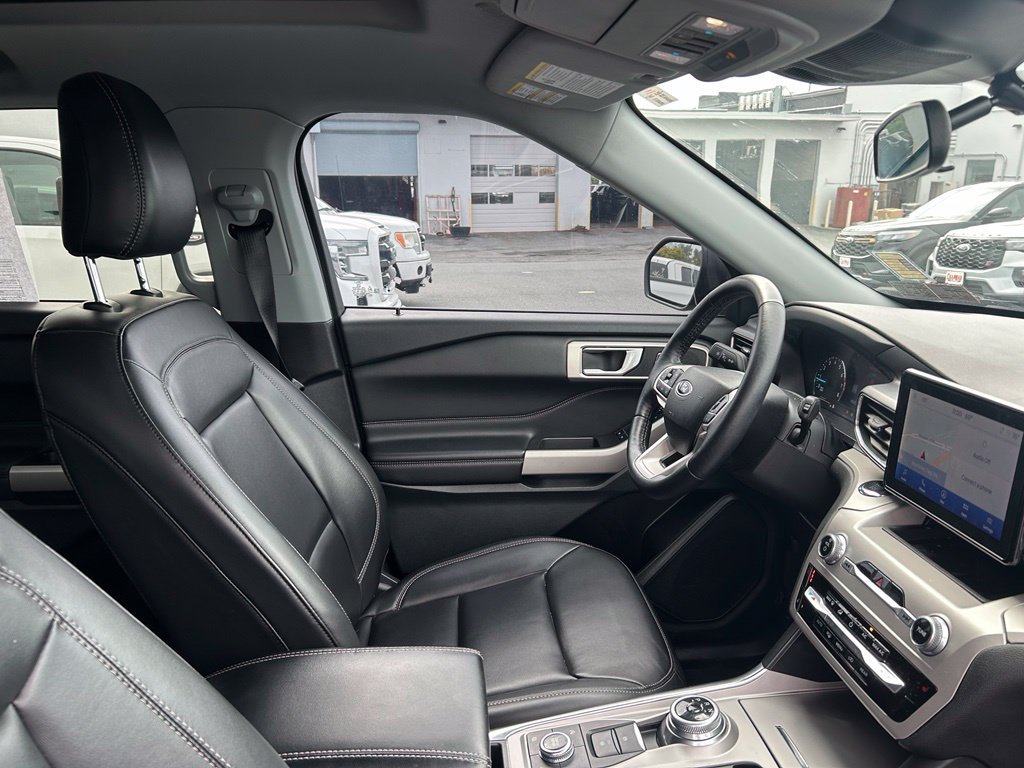 Used 2023 Black Ford XLT image 33