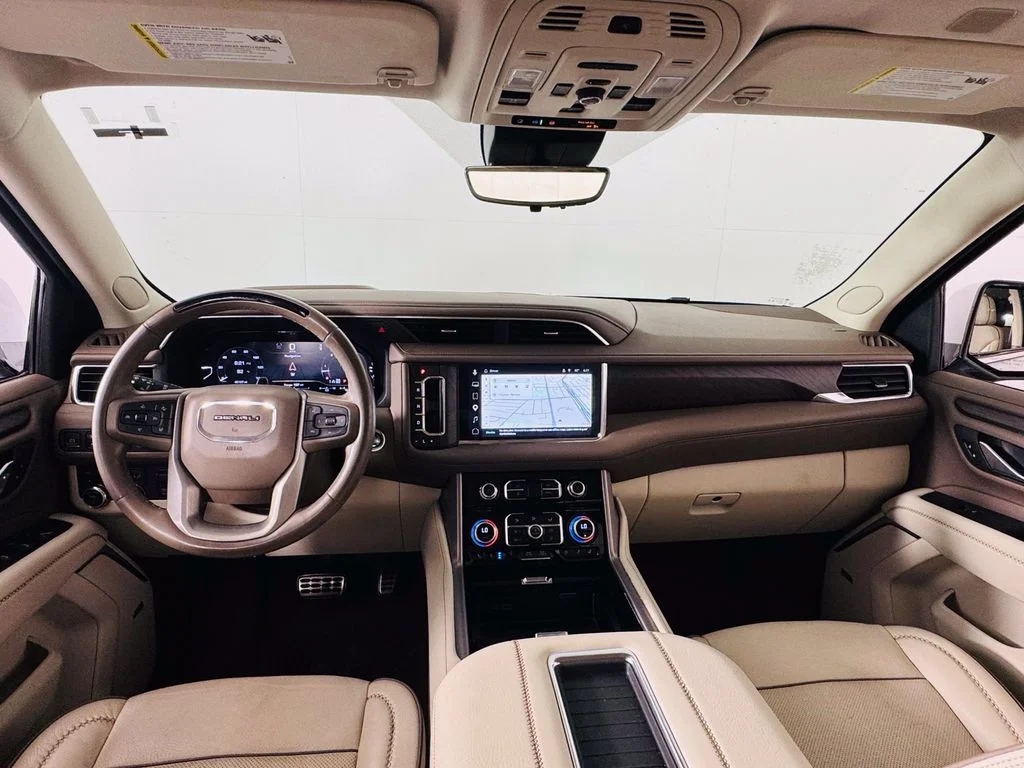Used 2023 White GMC Denali image 27