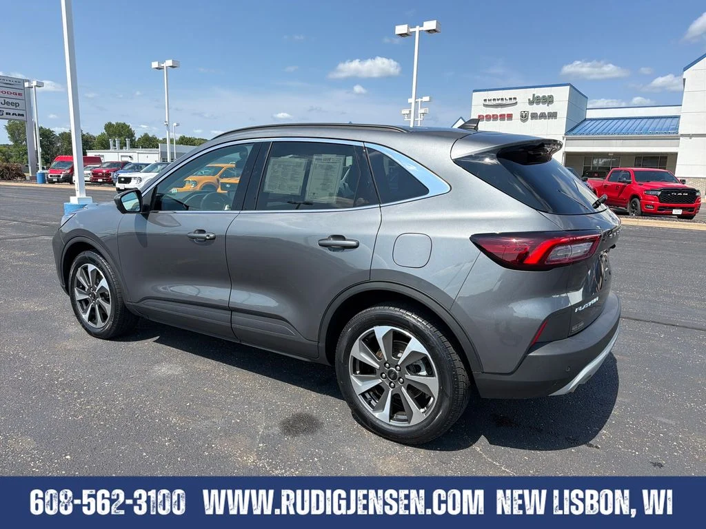 Used 2023 Gray Ford Platinum image 3