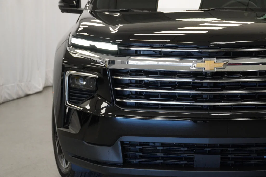 New 2027 Mosaic Black Metallic Chevrolet LT image 10