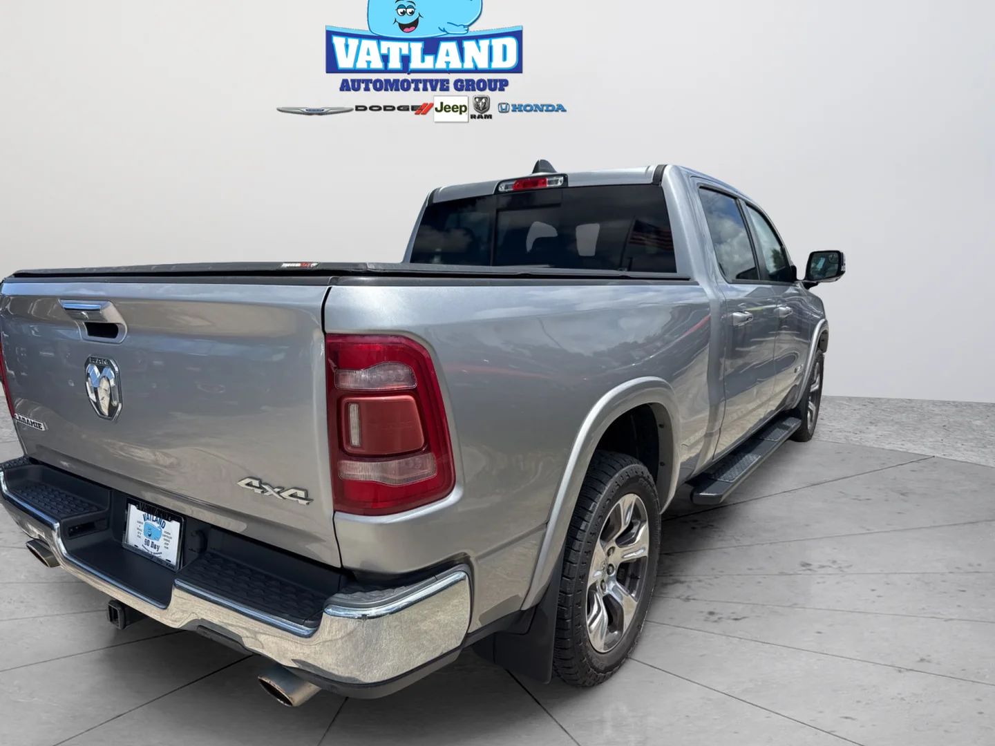 Used 2019 Billet Silver Metallic Ram Laramie image 11