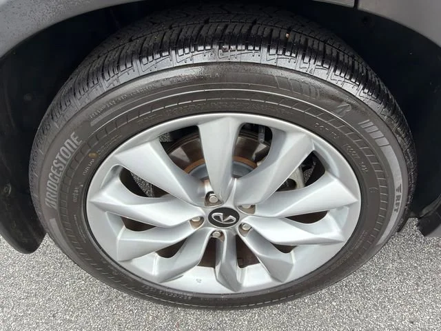 Used 2020 White INFINITI ESSENTIAL AWD image 17