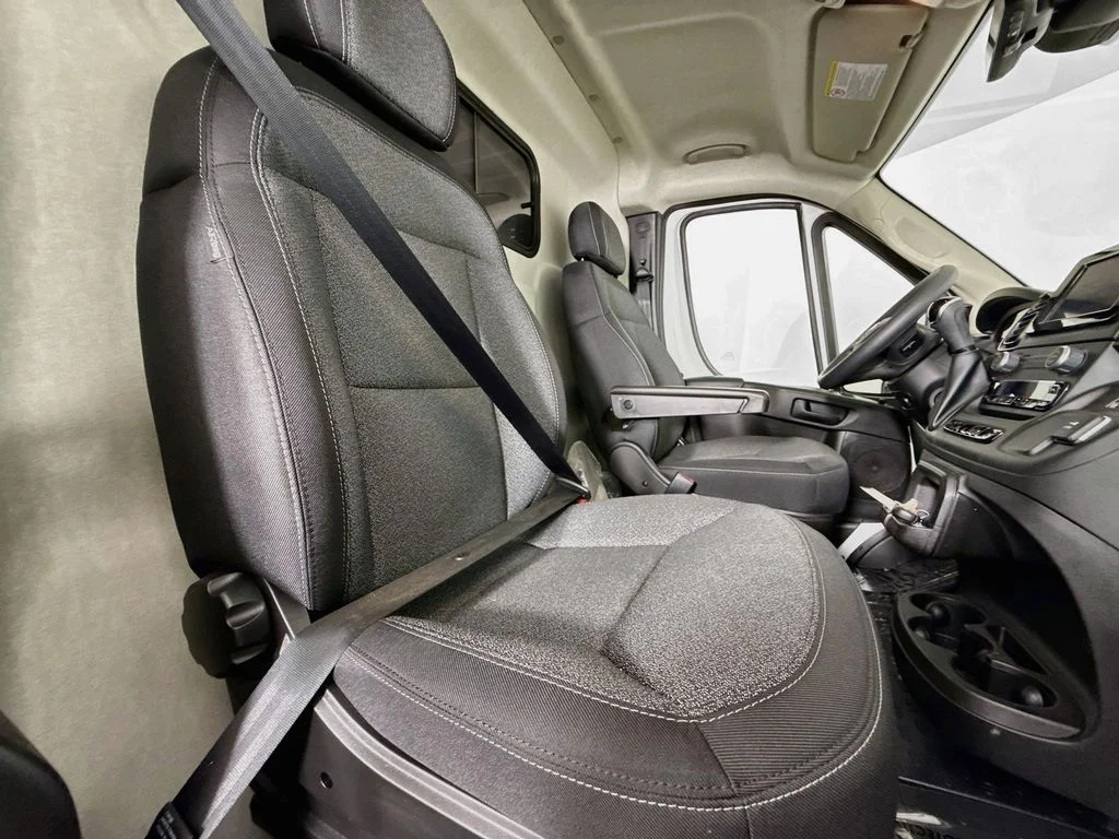 Used 2025 White Ram Base image 26