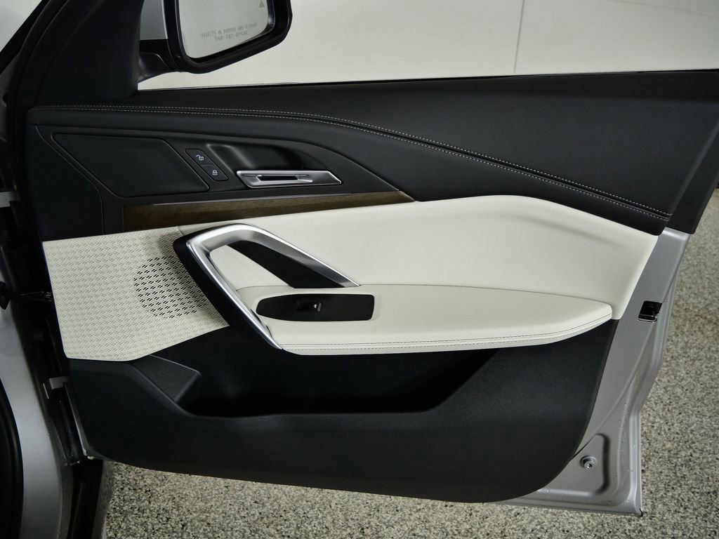 Used 2026 Space Silver Metallic BMW xDrive28i image 20