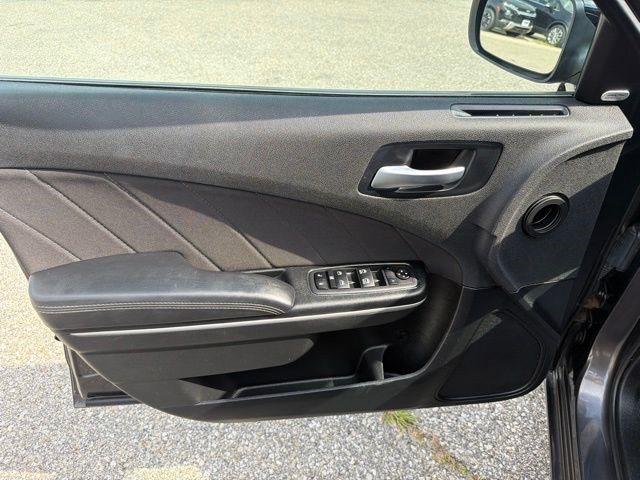Used 2023 Granite Pearlcoat Dodge SXT image 11