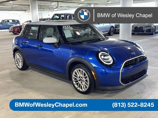 2025 MINI Hardtop Cooper S Signature's photo