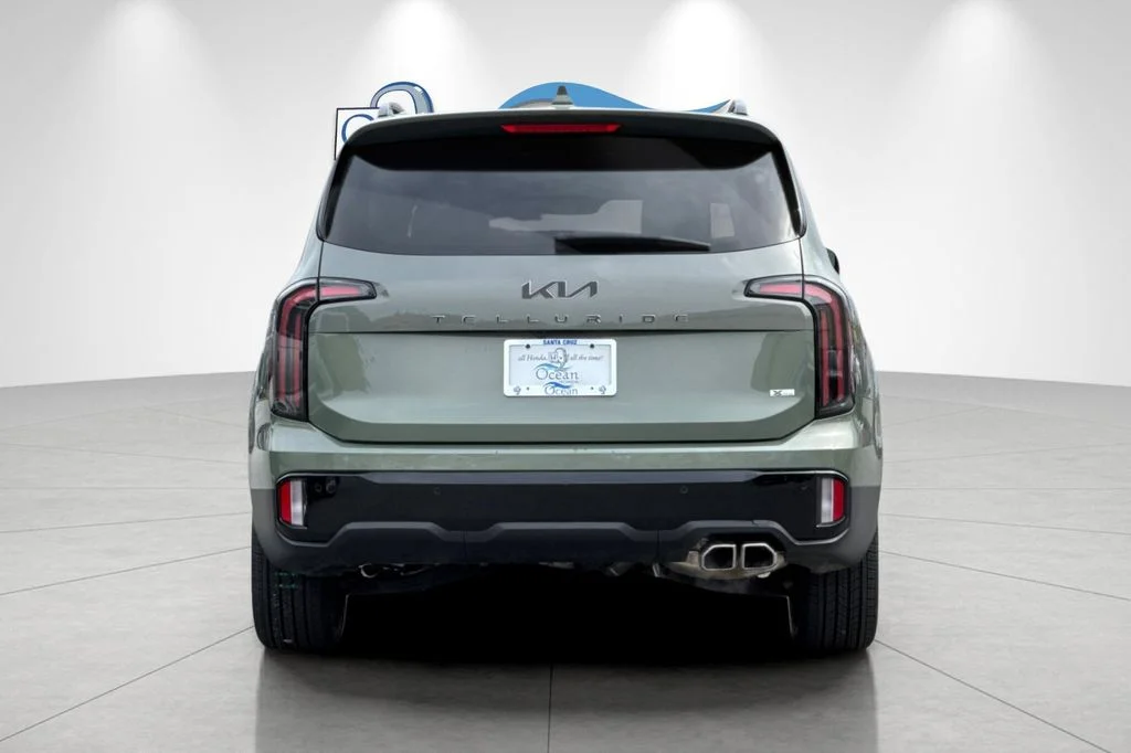 Used 2024 Jungle Green Kia EX X-Line image 5