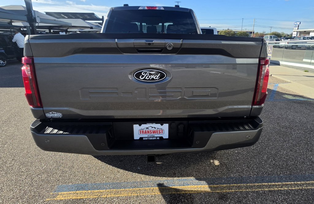 New 2026 Carbonized Gray Metallic Ford XLT image 8