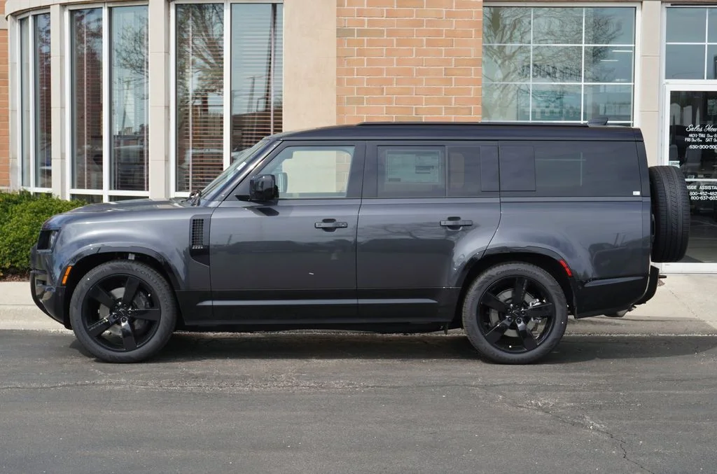 New 2026 Carpathian Grey Land Rover X-Dynamic SE image 2
