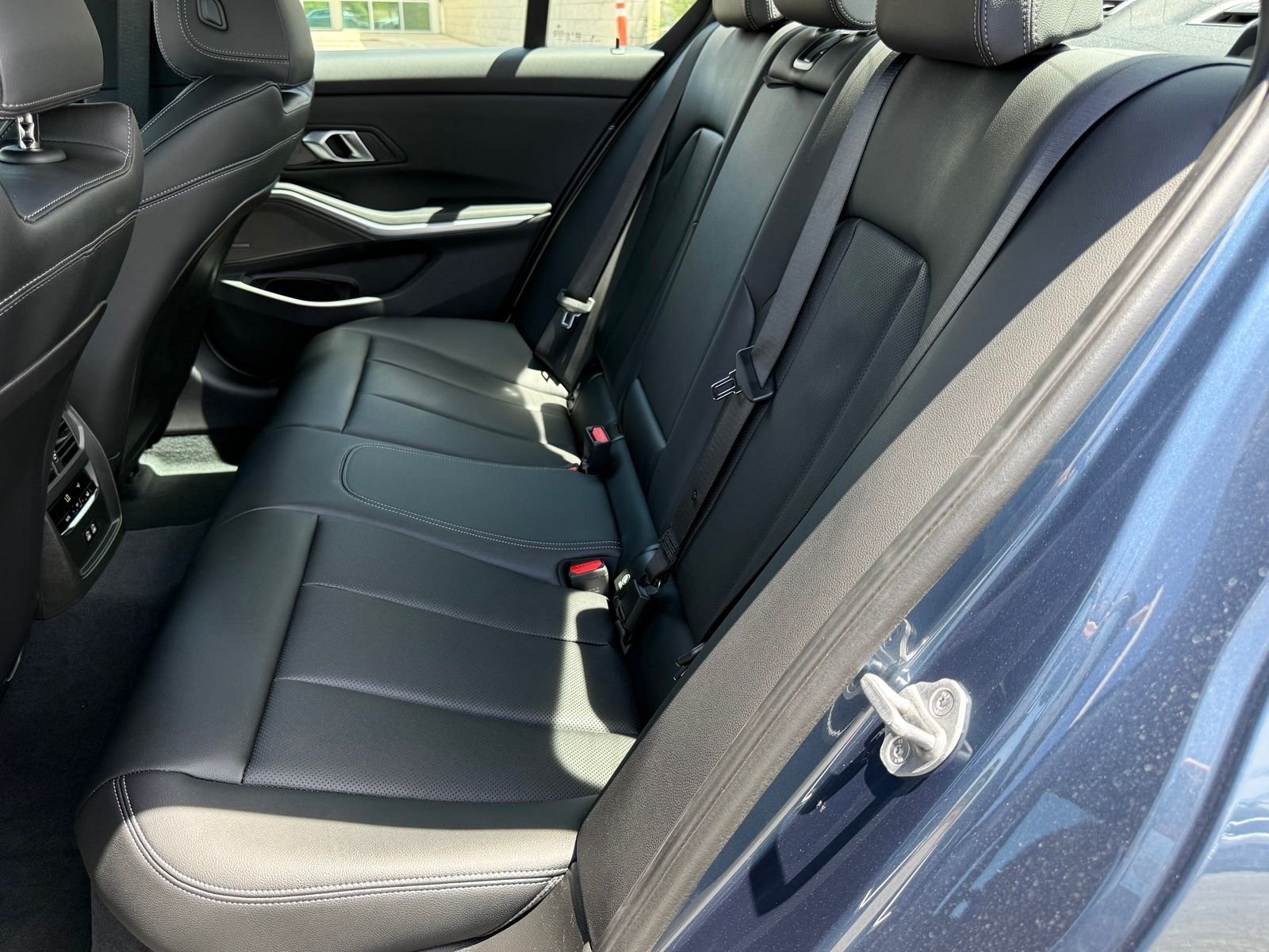 New 2026 Arctic Race Blue metallic BMW 330i image 30