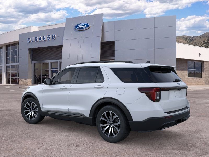 New 2026 Space White Metallic Ford ST-Line image 4