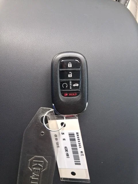 Used 2025 White Honda Touring image 20