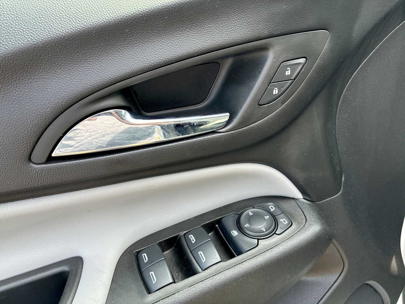 2024 Chevrolet Equinox LS - Photo 23