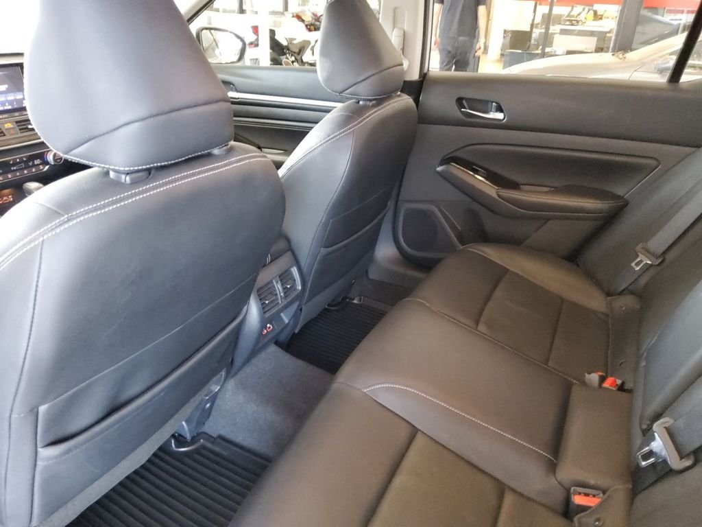 Used 2022 Silver Nissan 2.5 SL image 19
