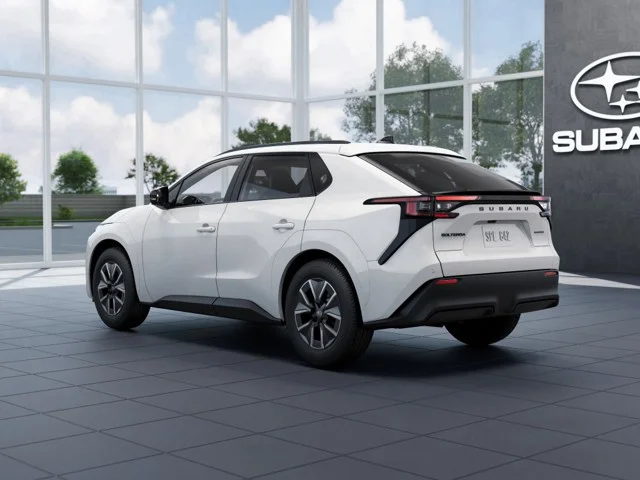 New 2027 COSMIC WHITE PEARL Subaru Premium image 4