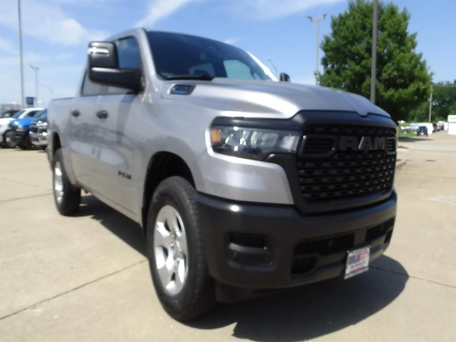 Certified Used 2025 Billet Silver Metallic Clear Coat (psc) RAM Tradesman image 4