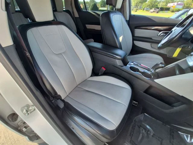 Used 2017 Silver GMC Denali image 34