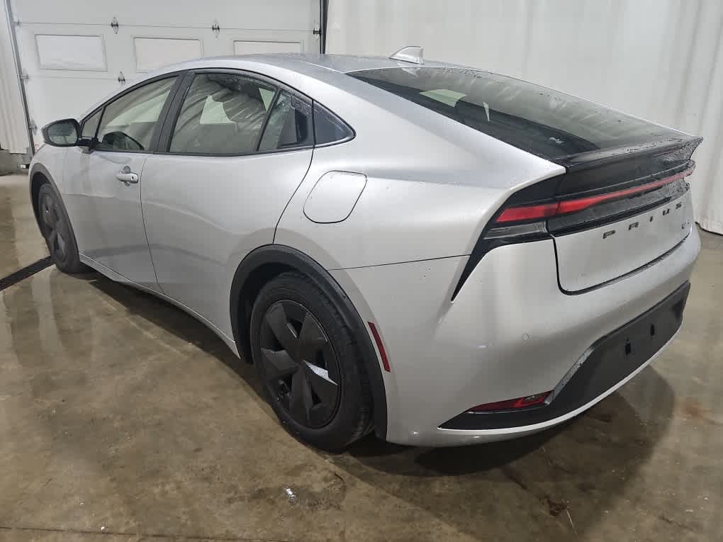 Used 2025 Cutting Edge Toyota LE image 4