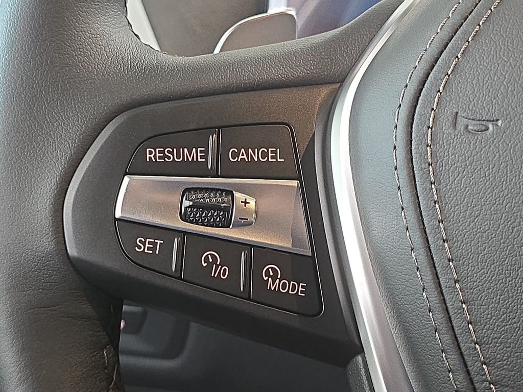 New 2026 Mineral White Metallic BMW sDrive40i image 10