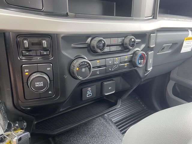New 2026 Oxford White Ford XL image 38